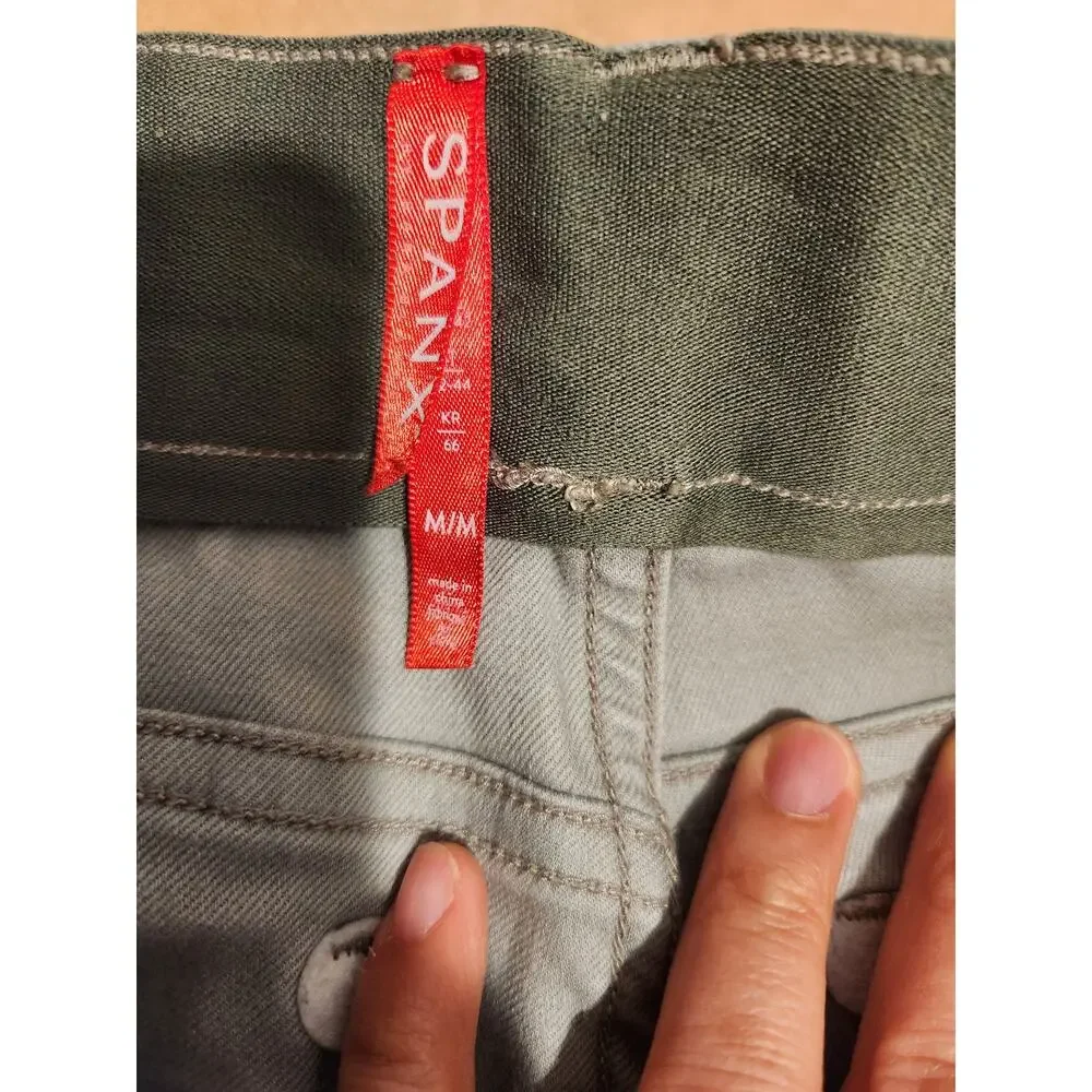 Spanx Women's‎ Camo Shorts Medium Pull-On Stretch Comfortable High-Rise Casual
